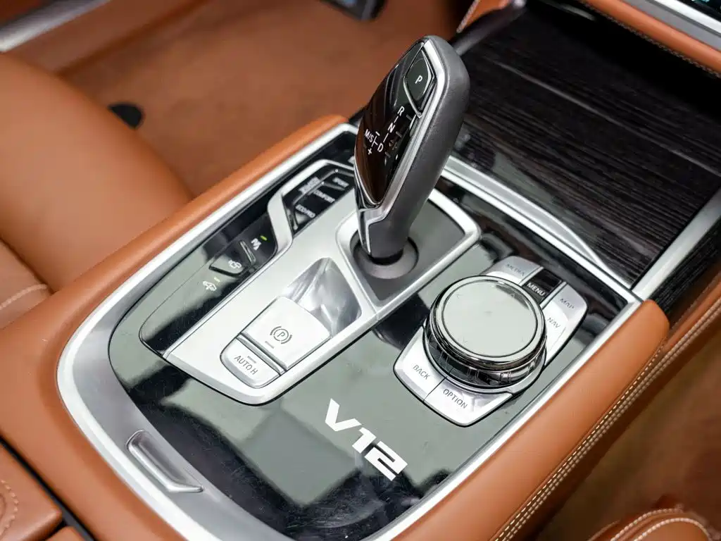 BMW 7 Series 2019 — фото 22