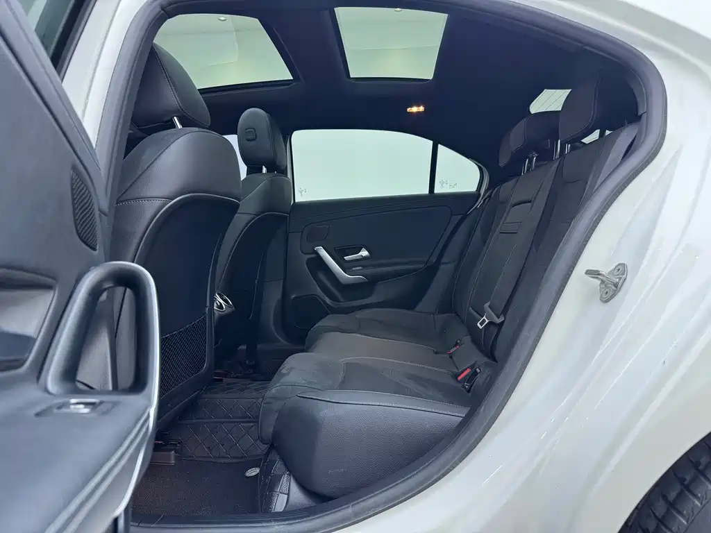 Mercedes-Benz A-Class 2020 — фото 6