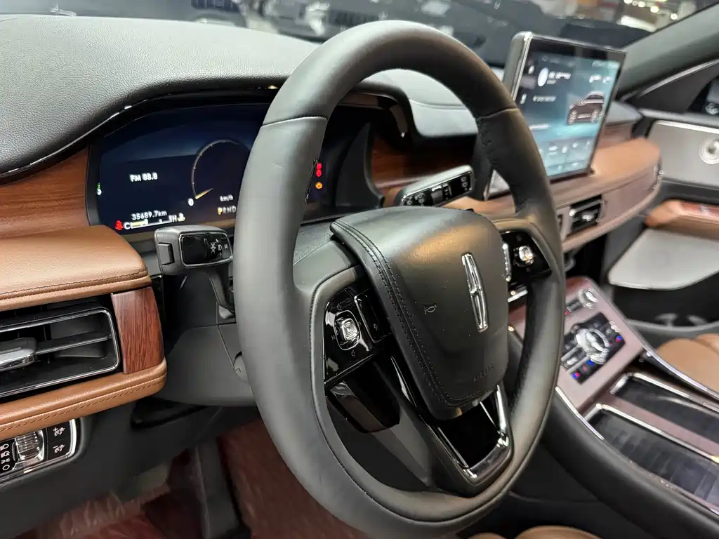Lincoln Aviator 2021 — фото 19