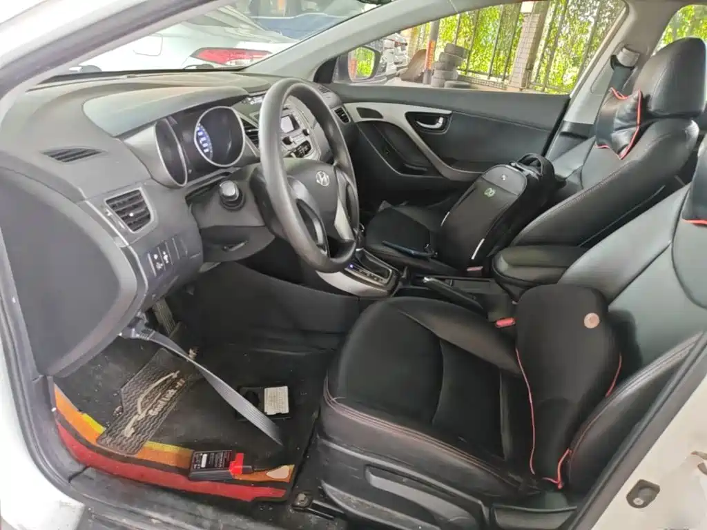 Hyundai Elantra Langdong 2018 — фото 15
