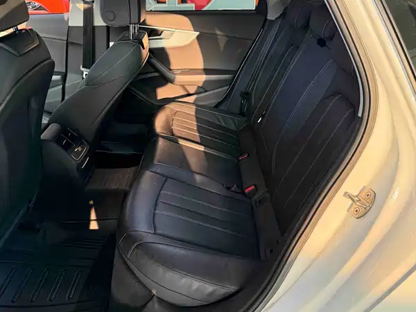 Audi A4L 2021