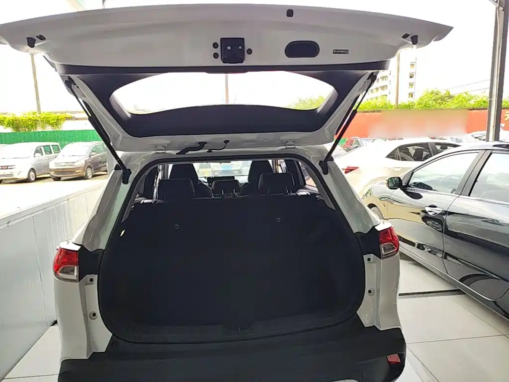 Toyota Corolla Cross 2022 — фото 19