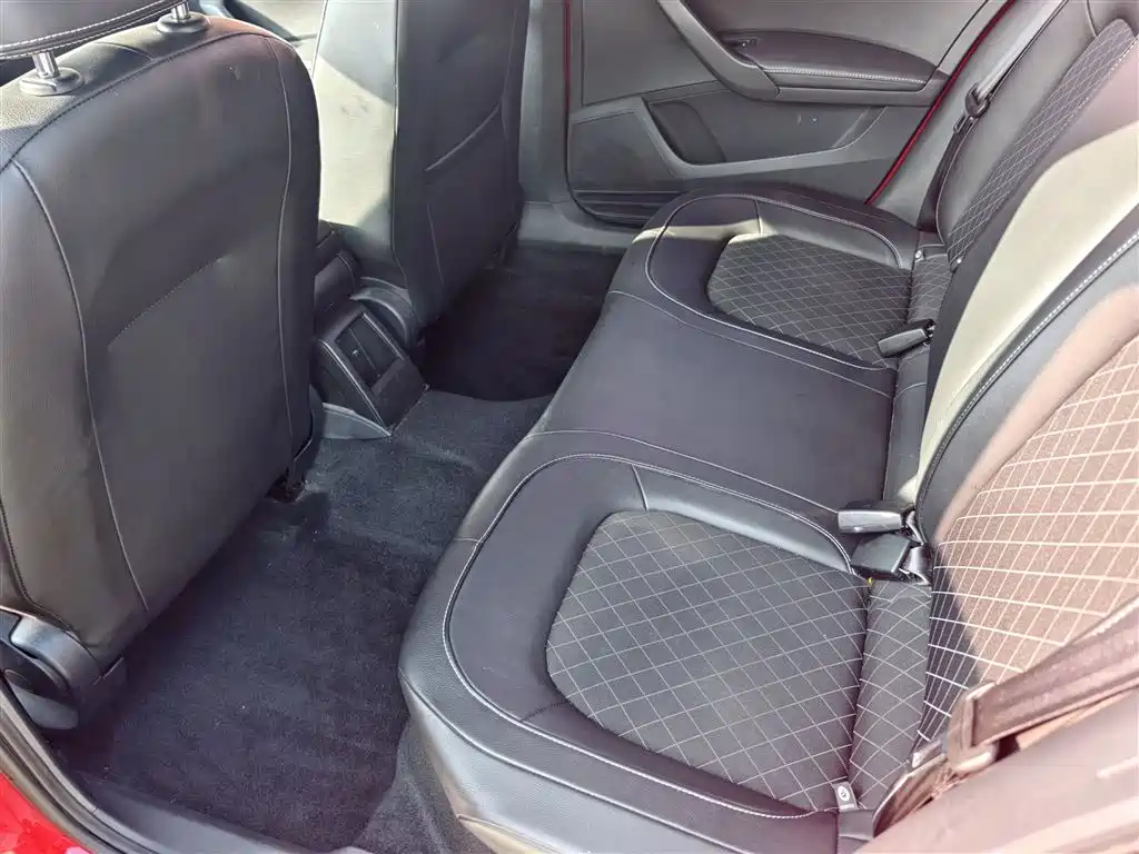 Skoda Rapid Spaceback 2018 — фото 16