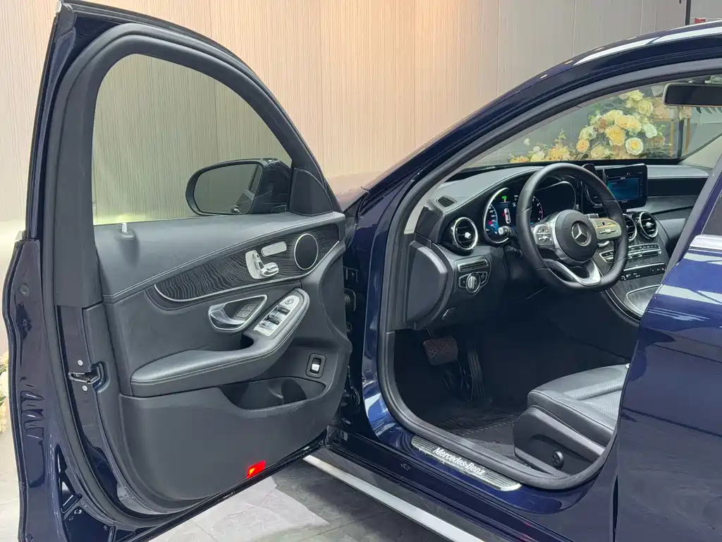 Mercedes-Benz C-Class 2020 — фото 4