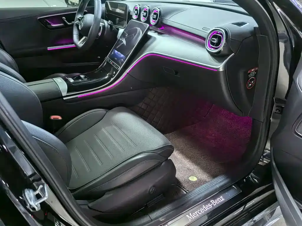 Mercedes-Benz C-Class 2023 — фото 11