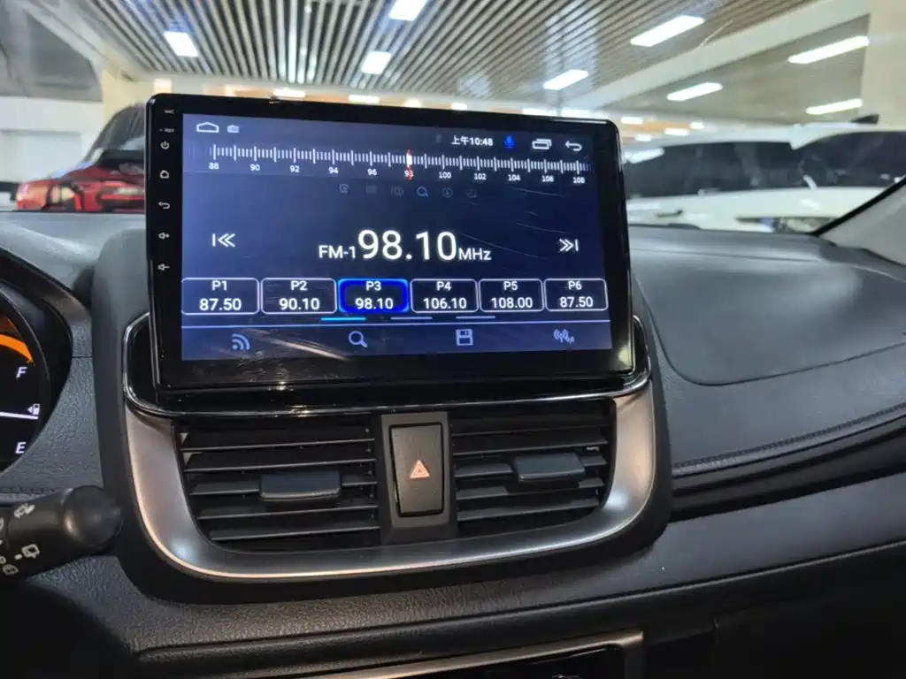 Toyota Yaris L 2023 — фото 13
