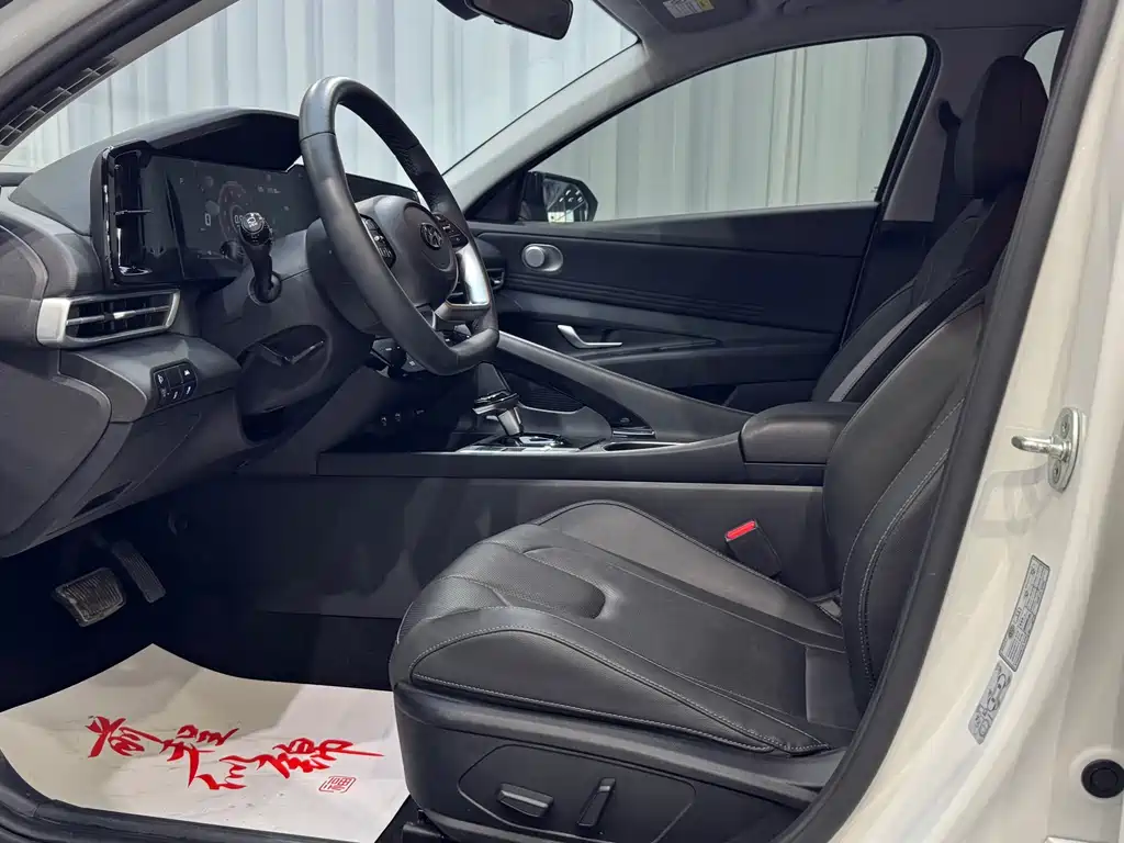 Hyundai Elantra 2023