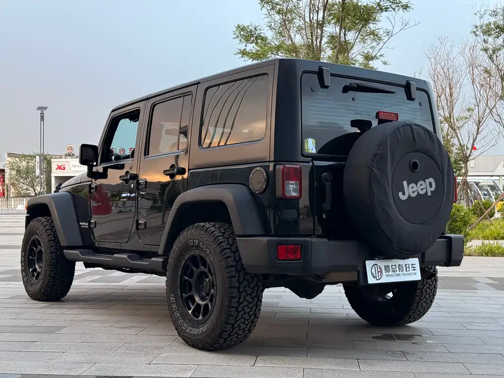 Jeep Wrangler 2012 — фото 4