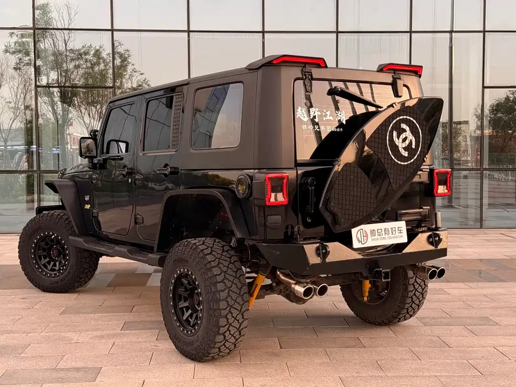 Jeep Wrangler 2010 — фото 5