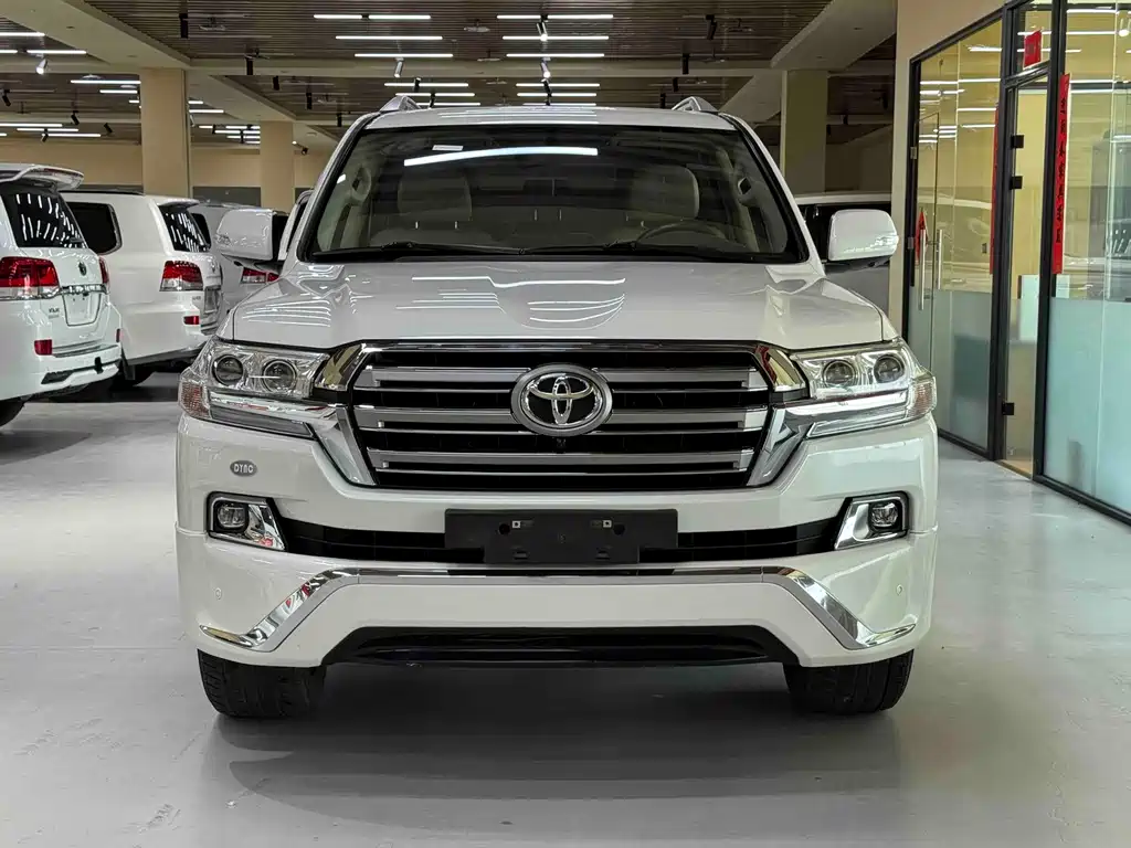 Toyota Land Cruiser 2020 — фото 2