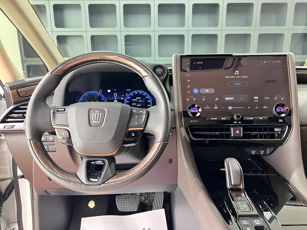 Toyota Vellfire 2023 — фото 28