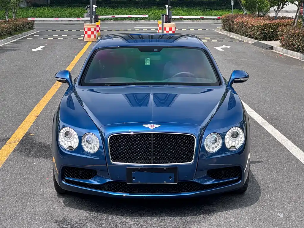 Bentley Flying Spur 2018 — фото 2