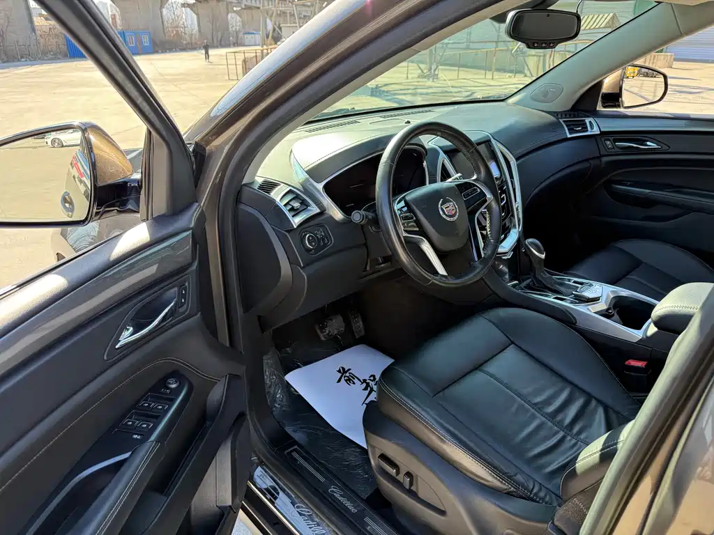 Cadillac SRX 2016 — фото 12