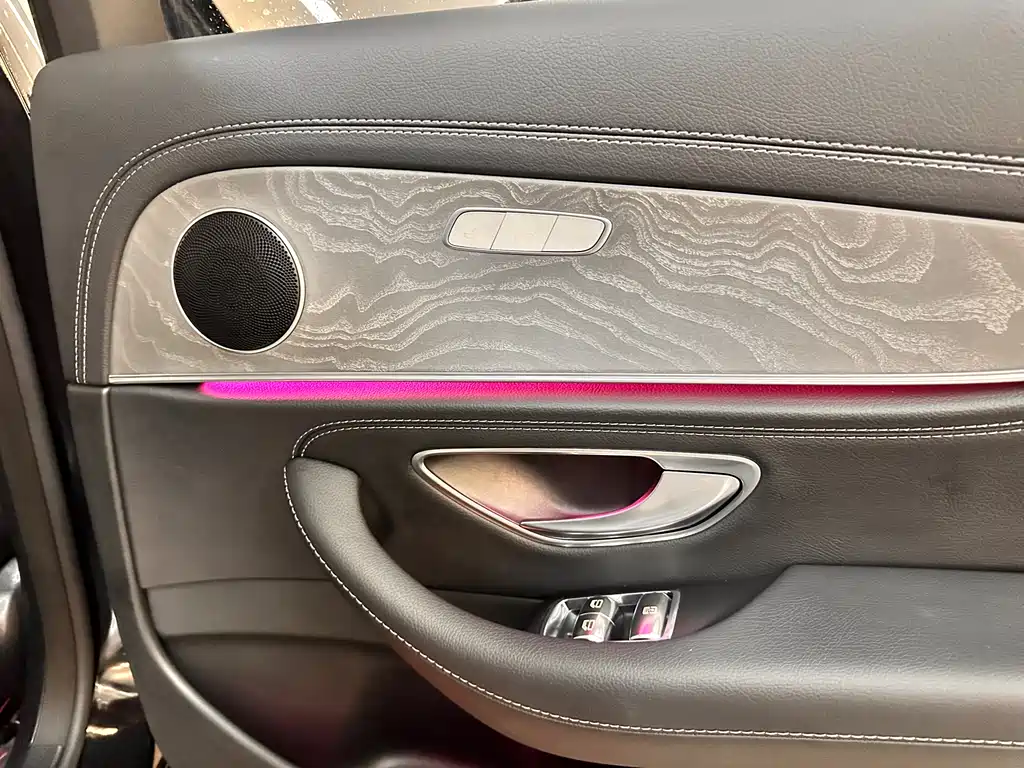 Mercedes-Benz E-Class 2021 — фото 13