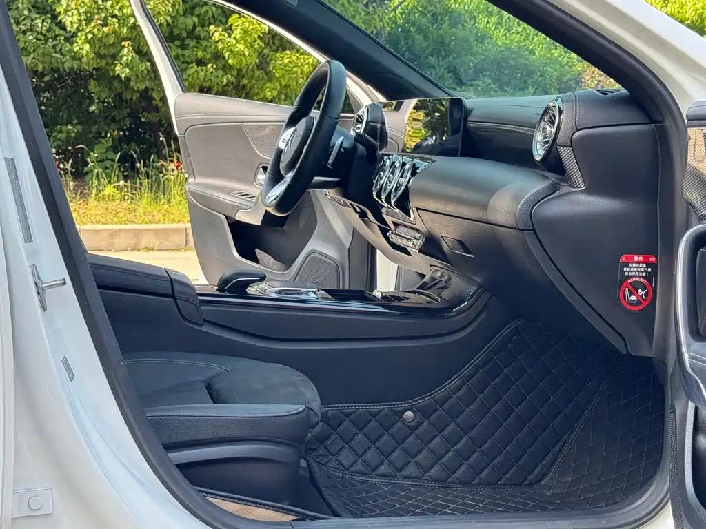 Mercedes-Benz A-Class 2020 — фото 13