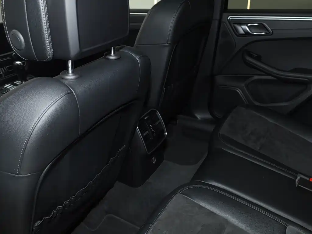 Porsche Macan 2020 — фото 15