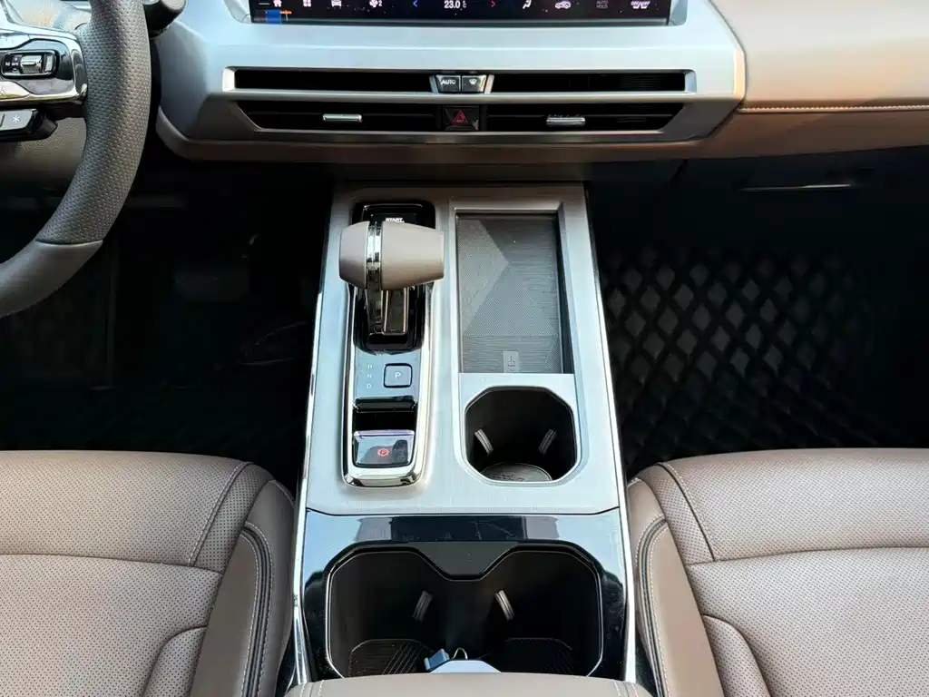 GAC Motor Trumpchi GS4 2025 — фото 17