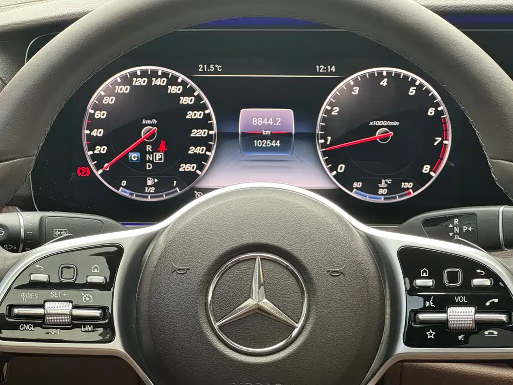 Mercedes-Benz E-Class 2019 — фото 18