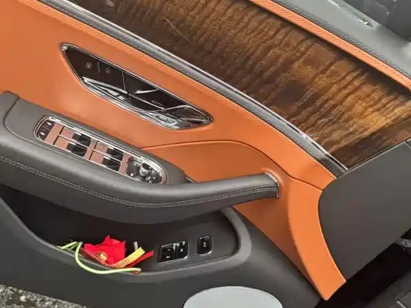 Bentley Flying Spur 2023