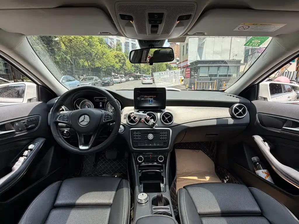 Mercedes-Benz GLA 2017 — фото 13
