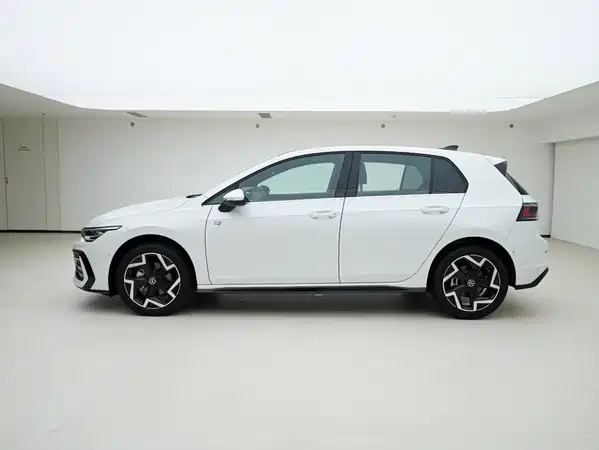 Volkswagen Golf 2025