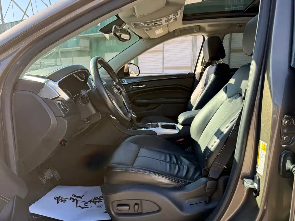 Cadillac SRX 2016 — фото 11