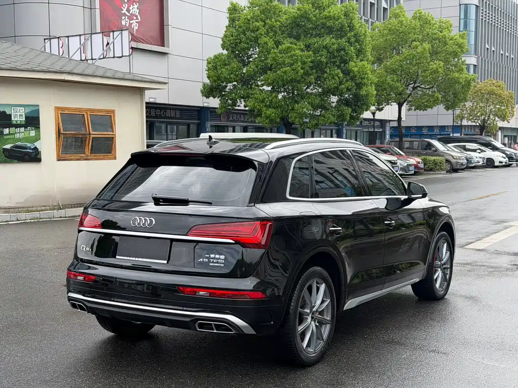Audi Q5L 2022 — фото 9
