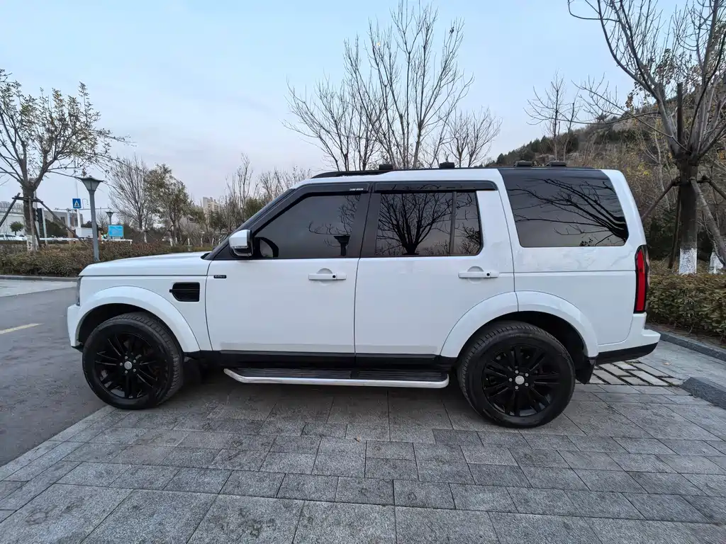 Land Rover Discovery 2015 — фото 9