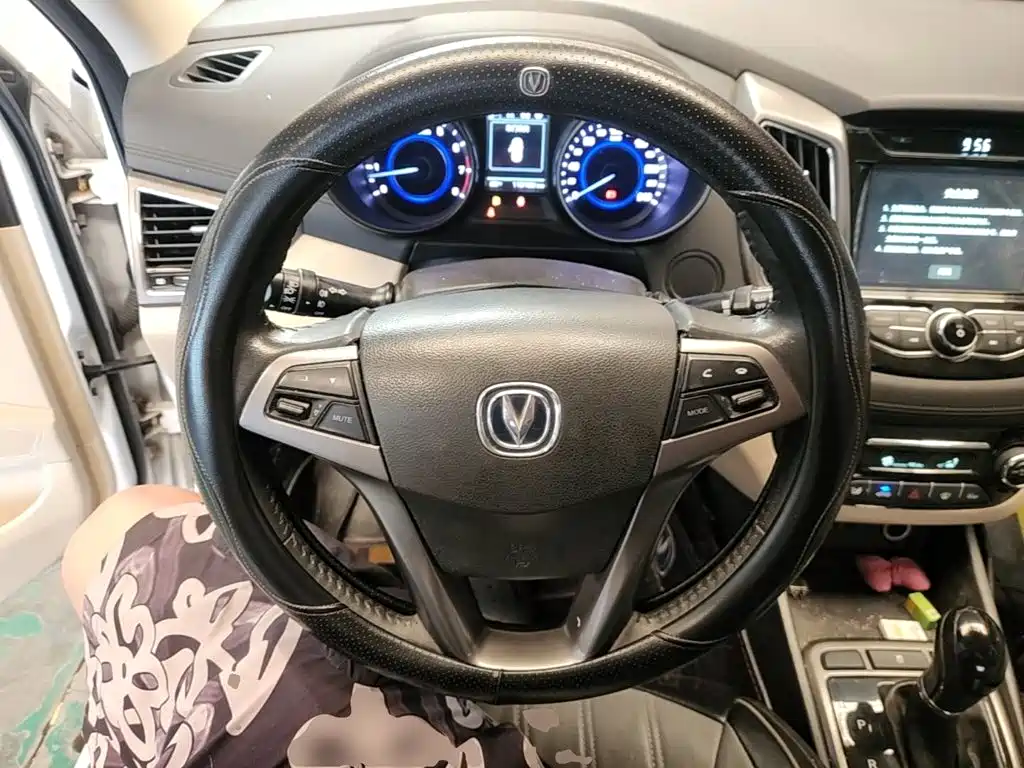 Changan Eado 2016 — фото 11