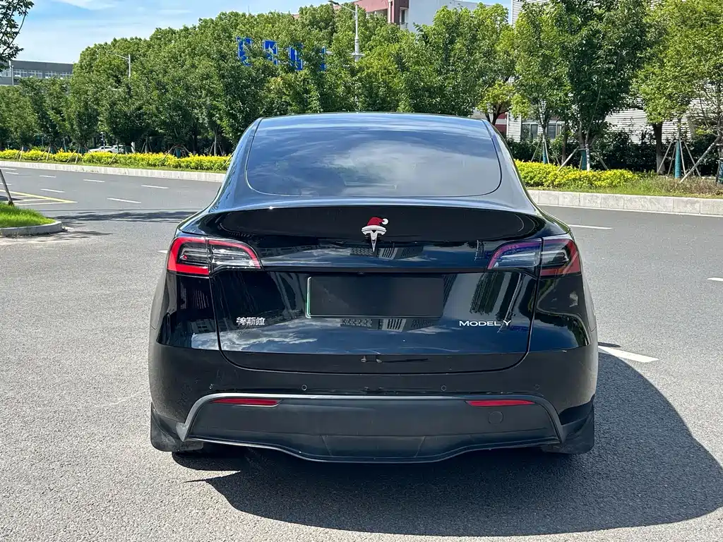 Tesla Model Y 2022 — фото 9
