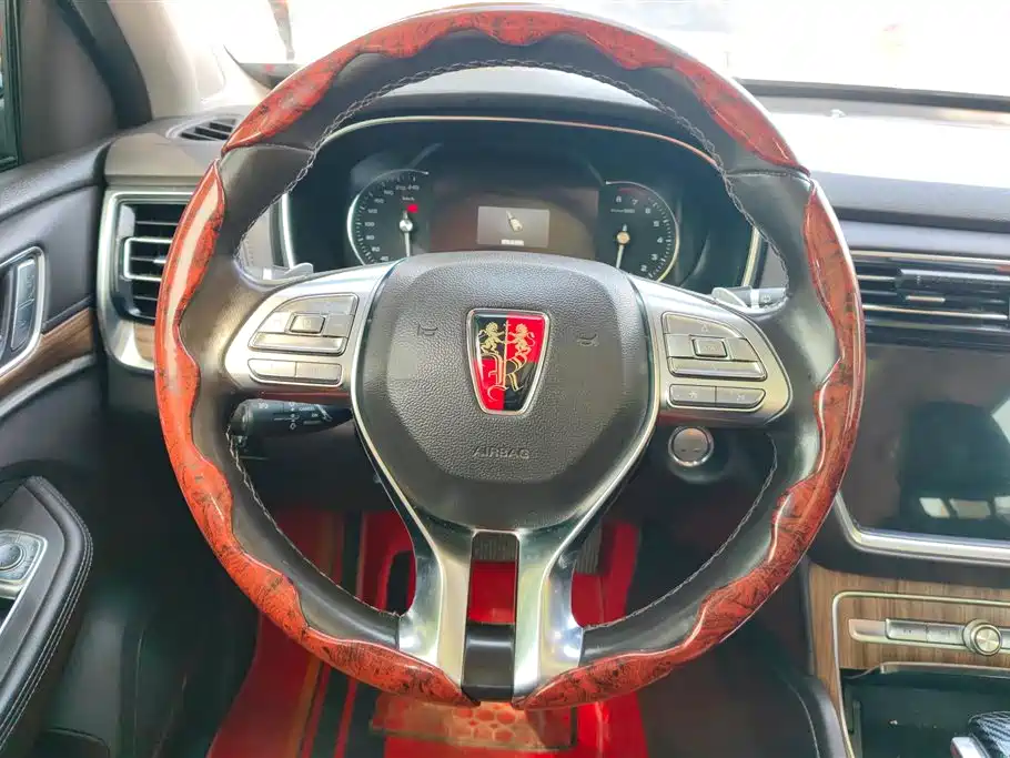 Roewe RX8 2018 — фото 15