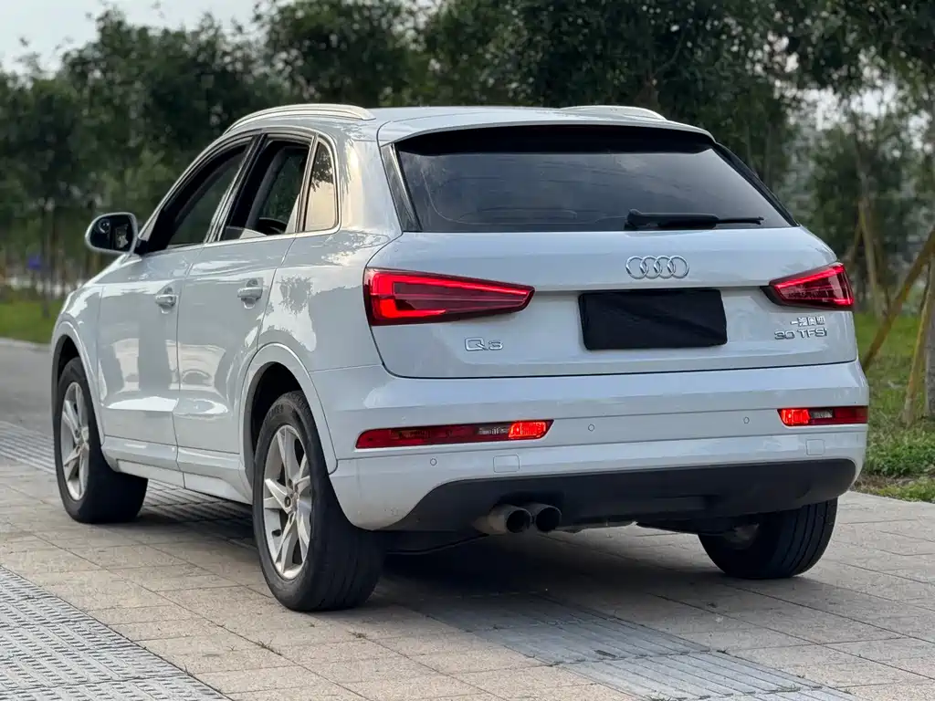 Audi Q3 2017 — фото 19