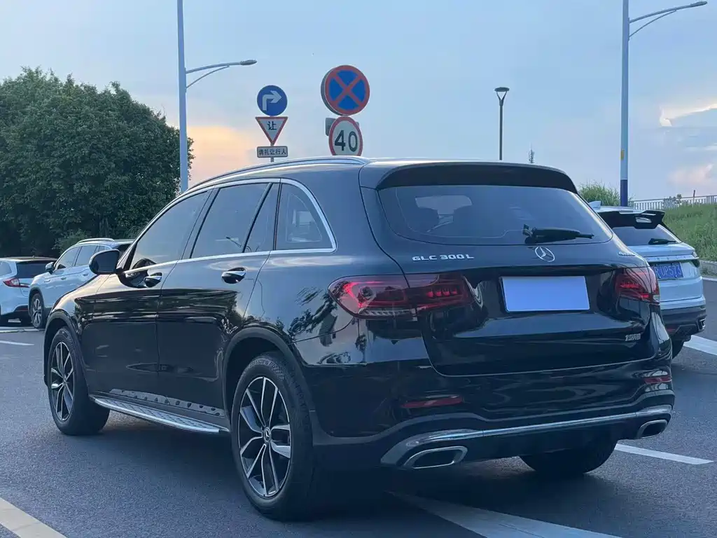 Mercedes-Benz GLC 2020 — фото 16