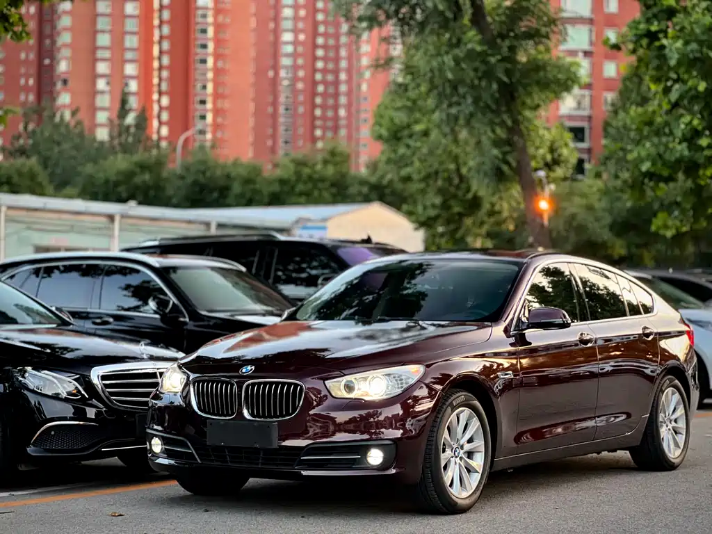 BMW 5 Series GT 2015 — фото 1