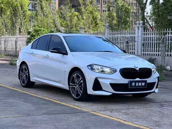BMW 1 Series 2021