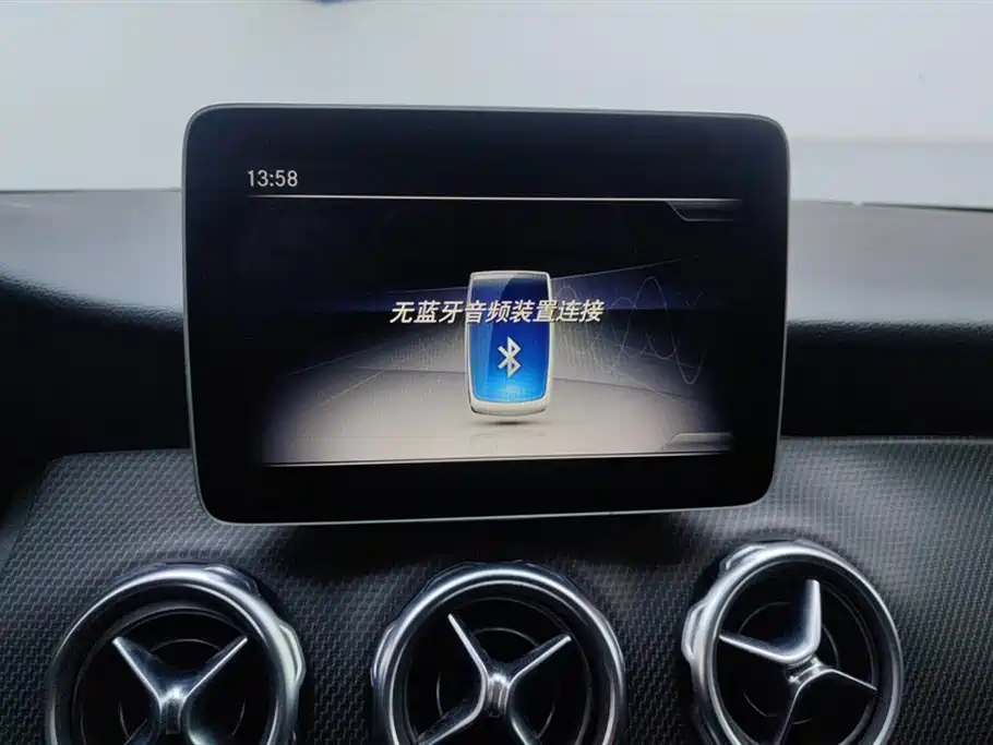 Mercedes-Benz GLA 2019 — фото 13