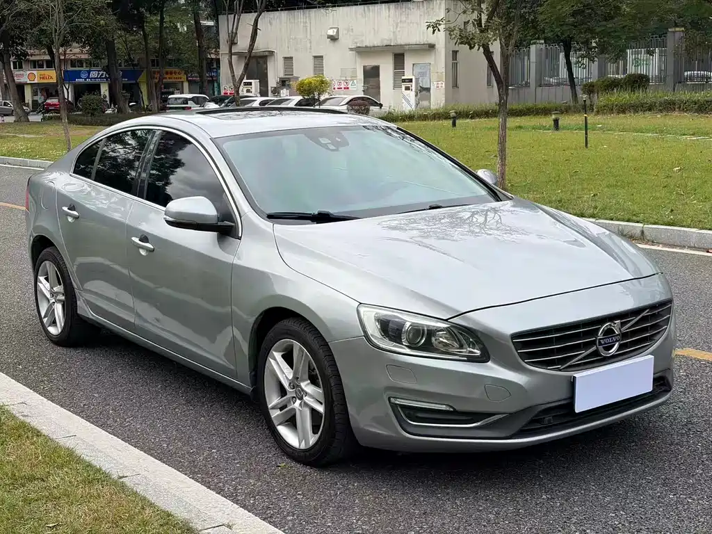 Volvo S60 2014 — фото 3