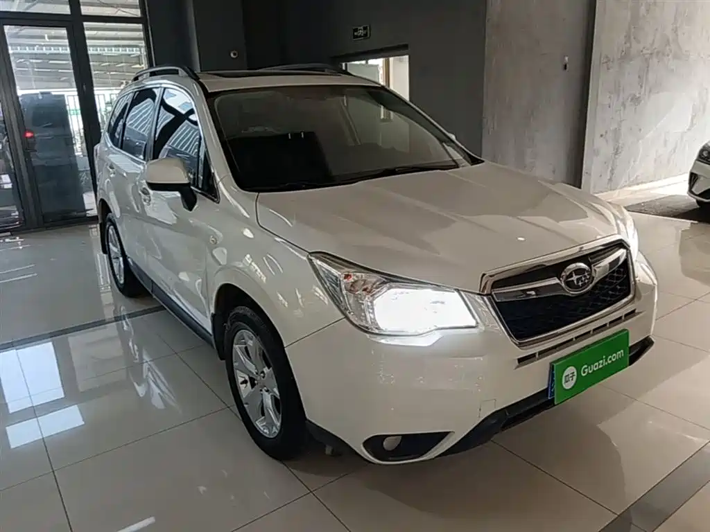Subaru Forester 2014 — фото 4