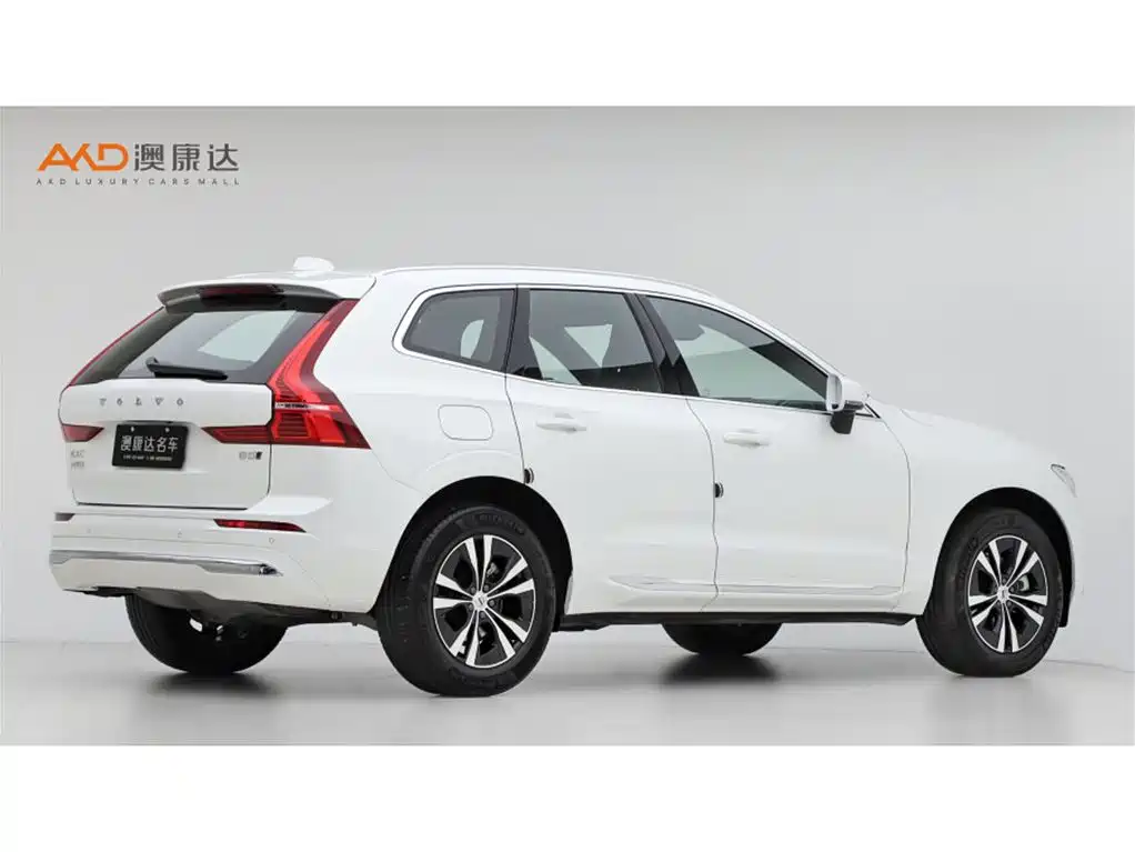 Volvo XC60 2024 — фото 3