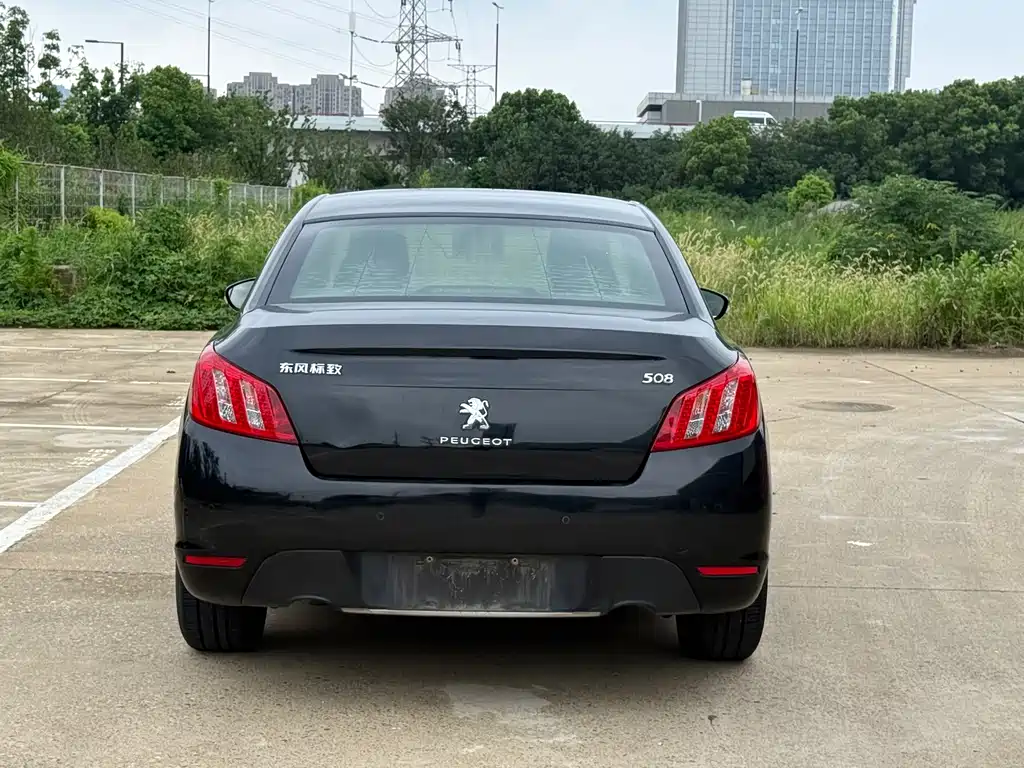 Peugeot 508 2014 — фото 10