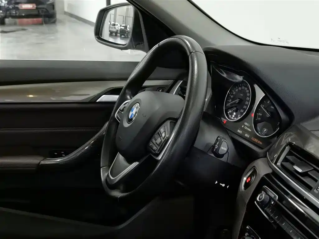 BMW X1 New Energy 2017 — фото 22