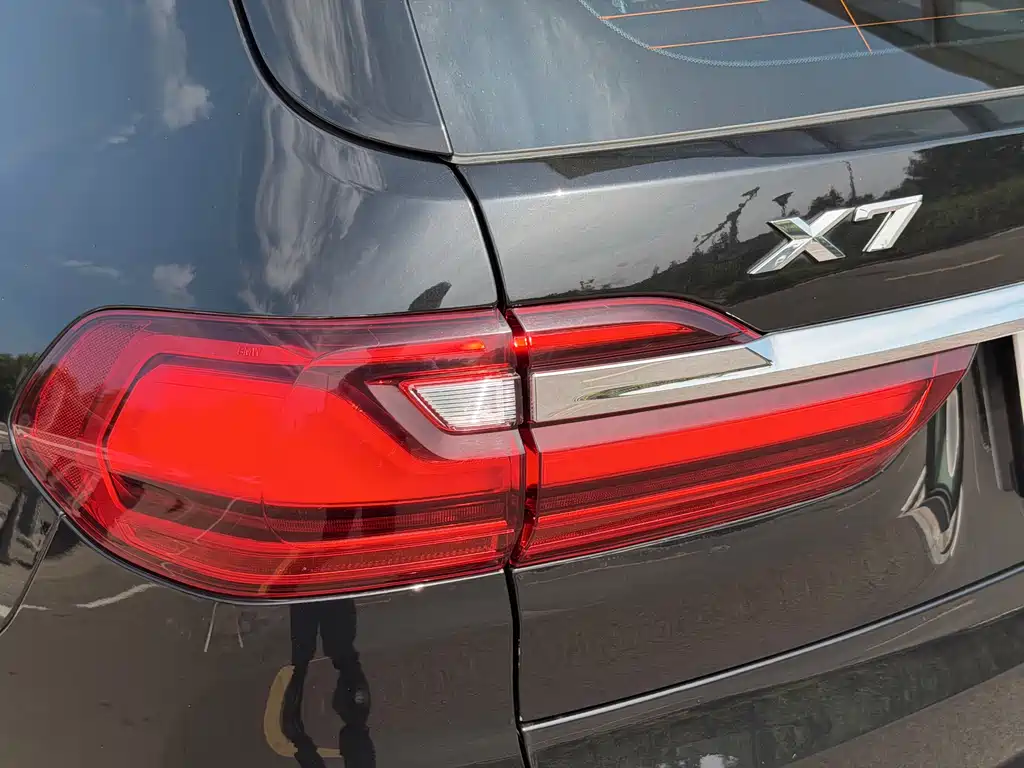 BMW X7 2021 — фото 32