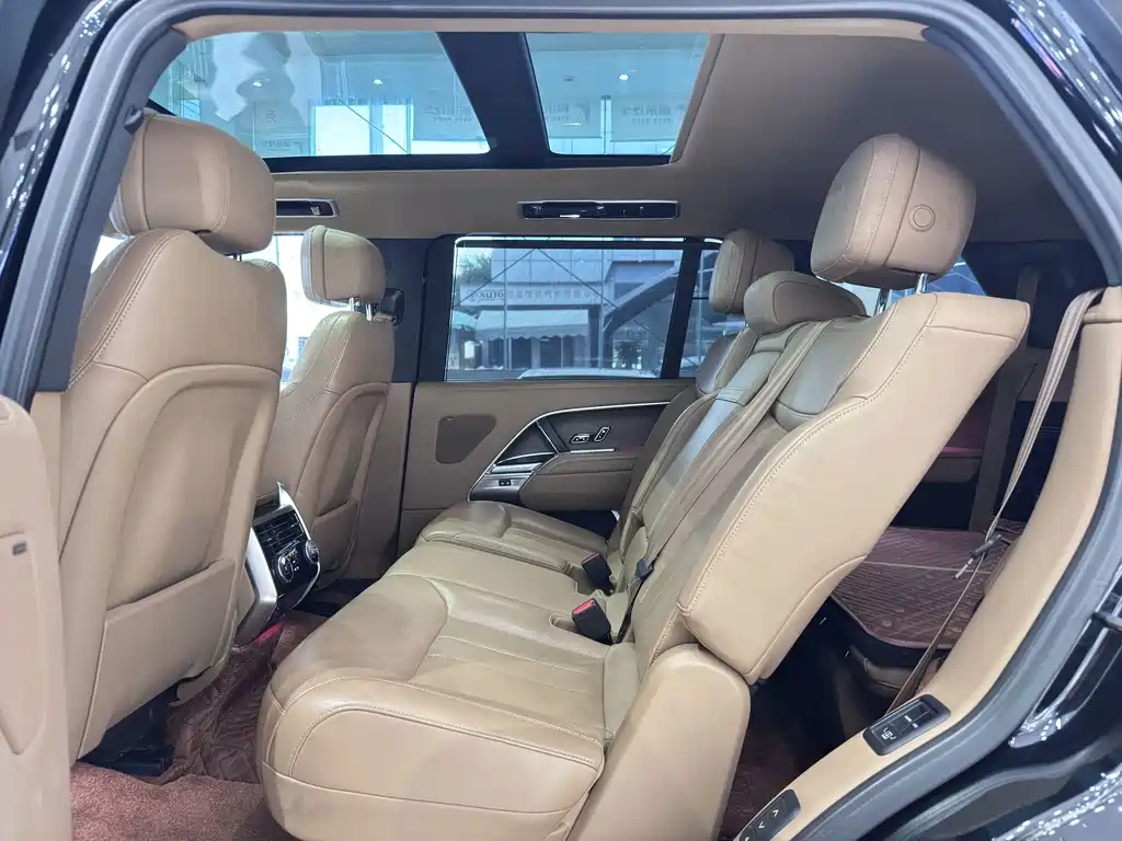 Land Rover Range Rover 2023 — фото 13