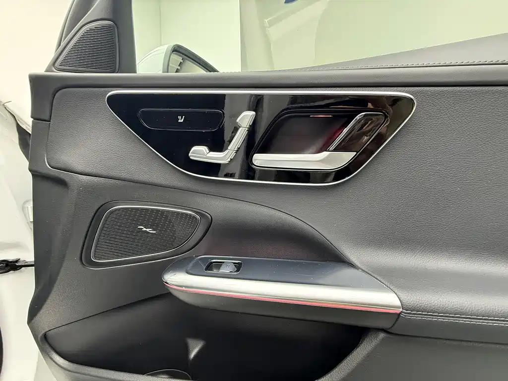 Mercedes-Benz C-Class 2023 — фото 22