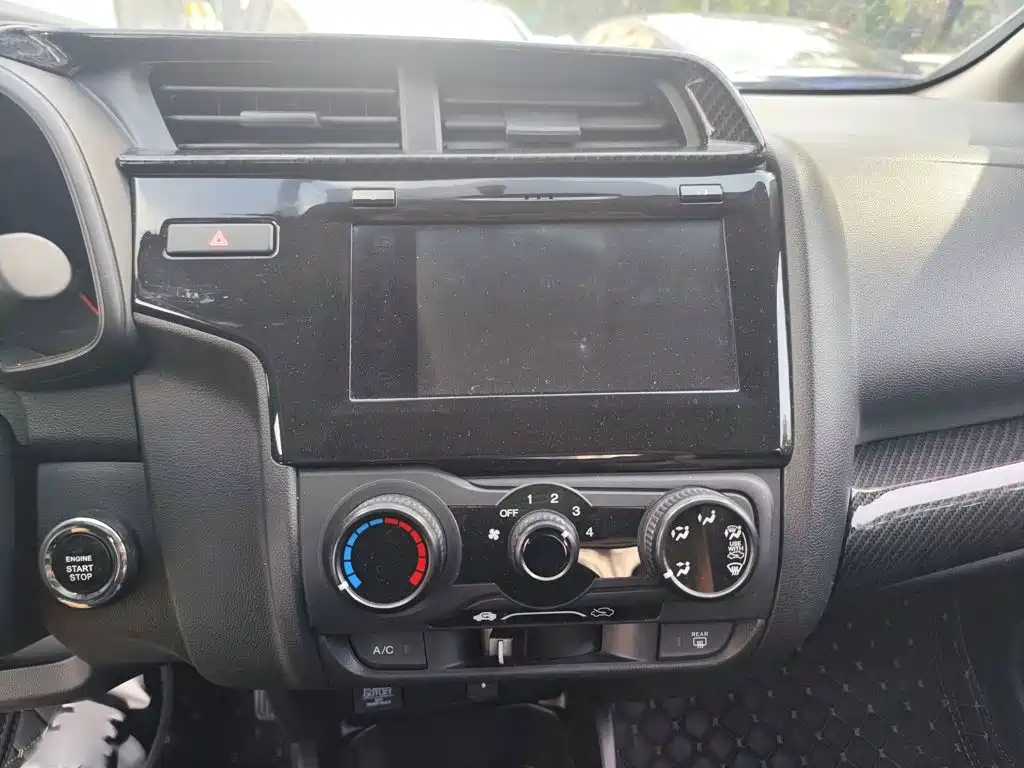 Honda Fit 2018 — фото 12
