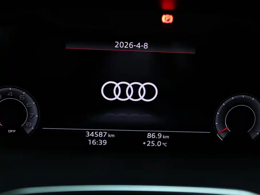 Audi Q3 2023 — фото 16