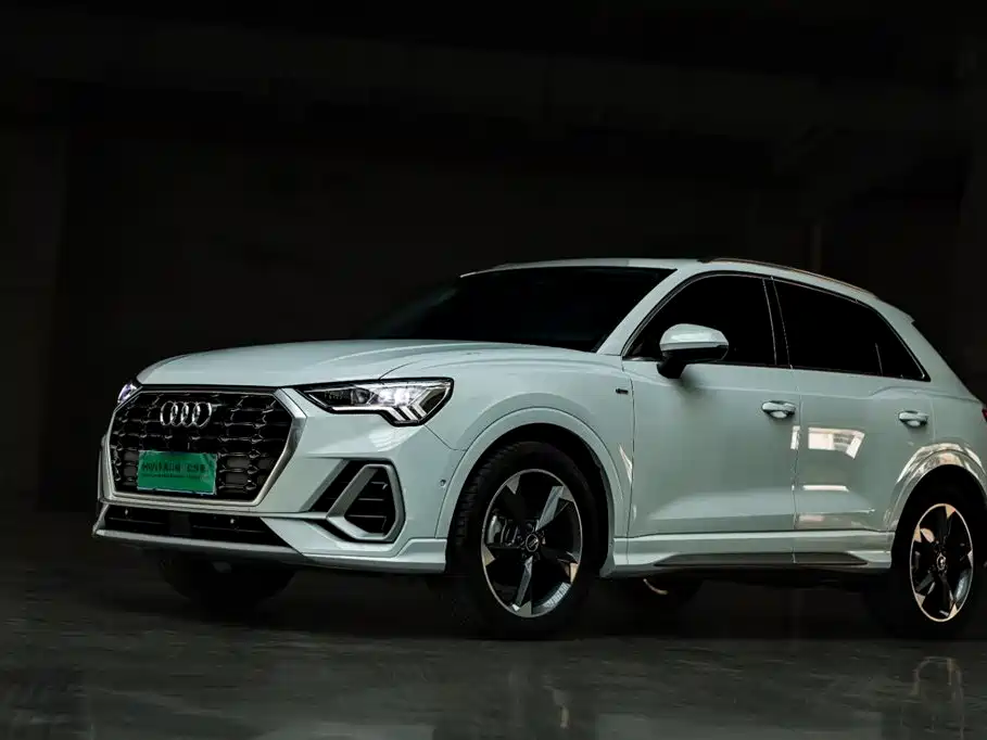 Audi Q3 2023 — фото 1