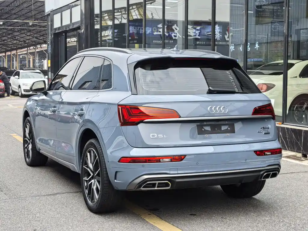 Audi Q5L 2023 — фото 5