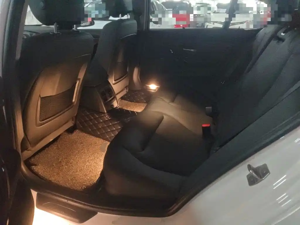 BMW 3 Series 2017 — фото 17