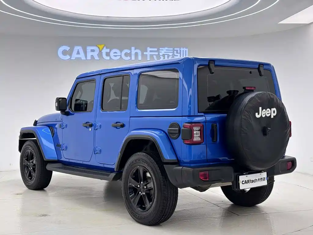 Jeep Wrangler 2023 — фото 7